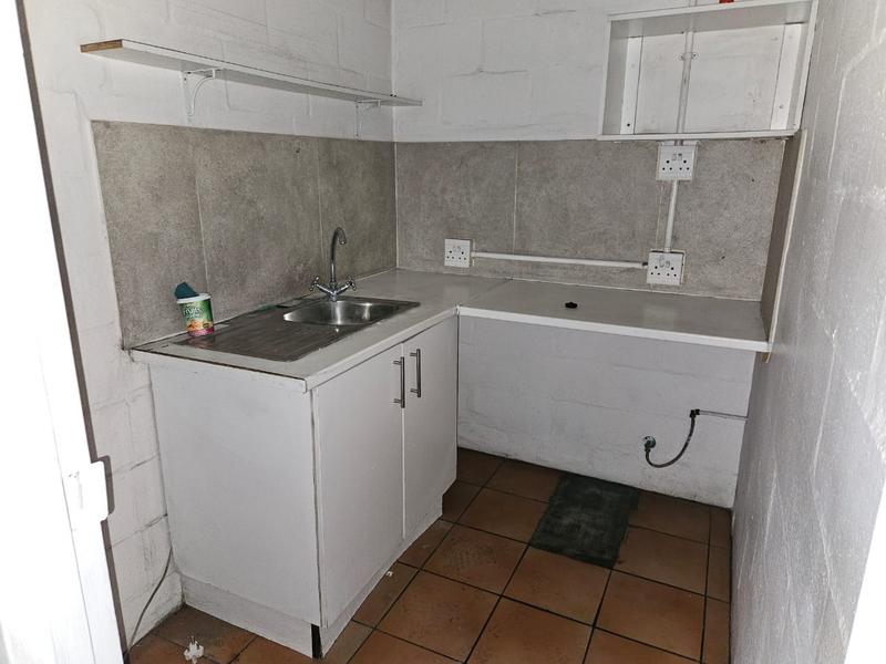 To Let commercial Property for Rent in Maitland Western Cape